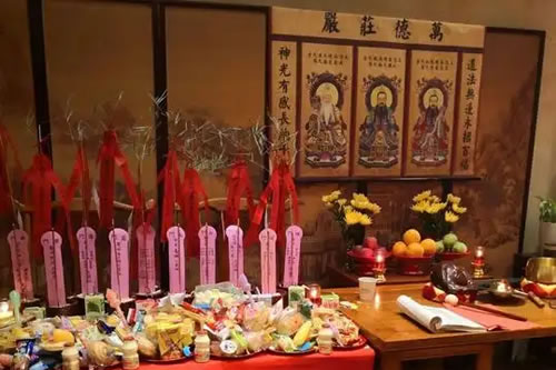 道教超度仪式中的 “施食” 环节：抚慰亡魂的慈悲之举