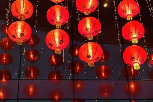 婴灵超度中的物质供养：香烛纸钱与宗教经济学批判